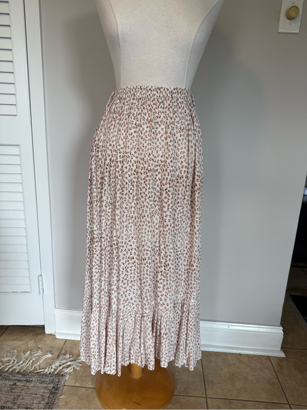 Faithfull the Brand Pleated Floral Tiered Maxi Skirt Smocked Waist Small 4